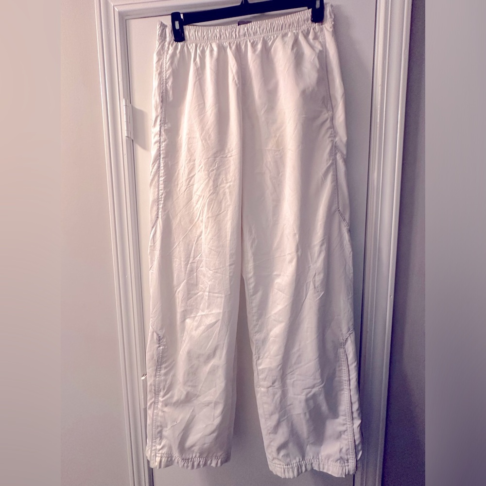 Brand: Nike, Size: Large, Color: White, Breathable Polyester & Nylon Material